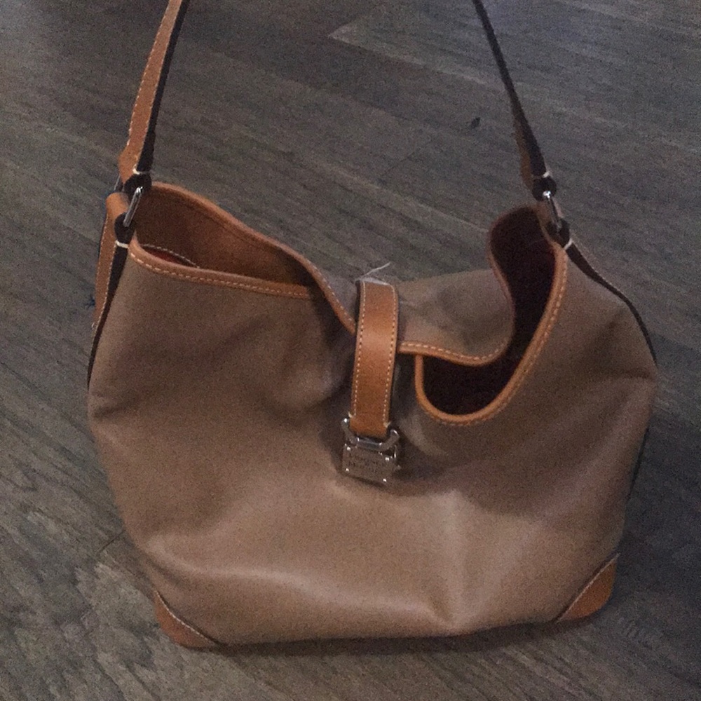 Dooney & Bourke bag